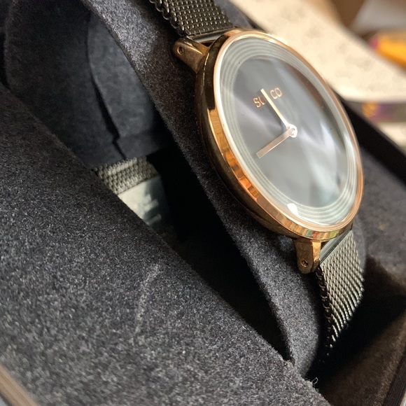 NIB SO&CO Black and Gold Discontinued Madison Watch, Stainless Steel Mesh Band - Picture 7 of 14